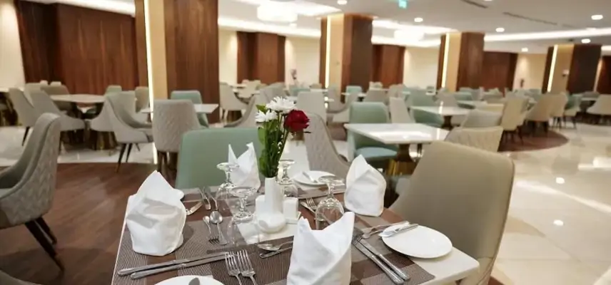Peninsula Worth Hotel image